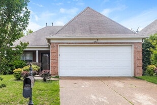 1067 Cross Meadow Rd in Cordova, TN - Building Photo