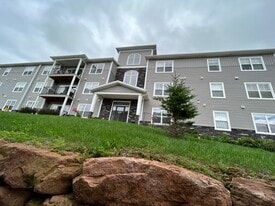 208-208 Shakespeare Dr in Stratford, PE - Building Photo