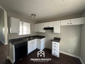 8080 German Creek Dr in Memphis, TN - Building Photo - Building Photo