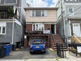 351 New York Ave in Jersey City, NJ - Building Photo