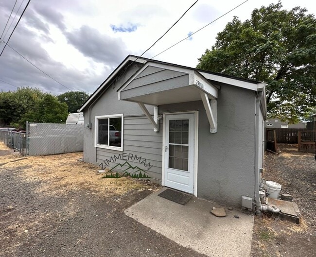 property at 2901 River Rd