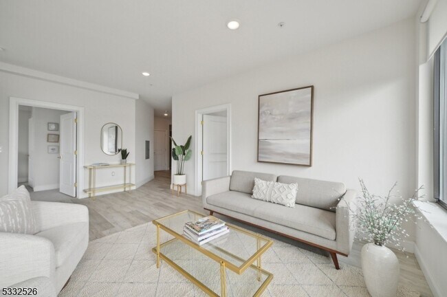 45 S Grove St in East Orange, NJ - Building Photo - Building Photo