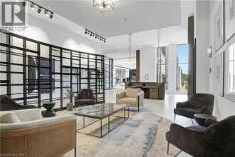 15 Glebe St in Cambridge, ON - Building Photo - Building Photo