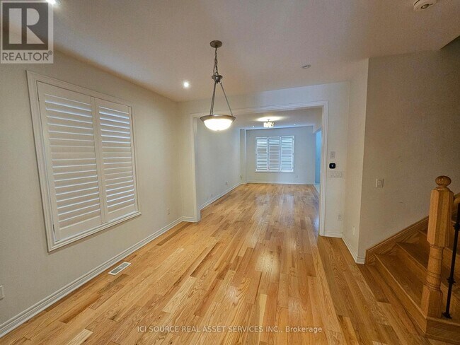 128 Bridlewood Blvd in Whitby, ON - Building Photo - Building Photo