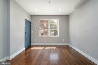 908 N 16th St in Philadelphia, PA - Building Photo - Building Photo