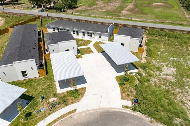 16 Primrose Dr in Weslaco, TX - Building Photo - Building Photo