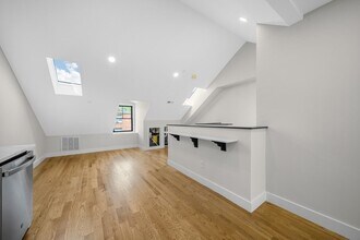 81 Bunker Hill St, Unit 3 in Boston, MA - Building Photo - Building Photo