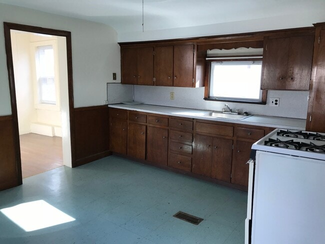 7 Court St, Unit 1-J in Woburn, MA - Foto de edificio - Building Photo