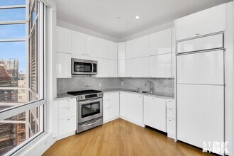 525 Clinton Ave in Brooklyn, NY - Building Photo - Building Photo