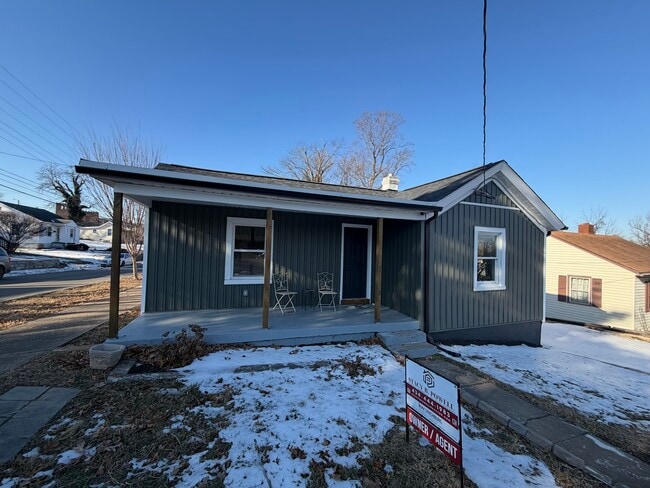 property at 2961 Triangle Pl