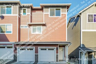 2442 Zeeden Way in Bremerton, WA - Building Photo