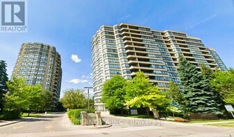 22 Clarissa Dr in Richmond Hill, ON - Building Photo