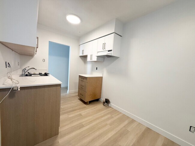 201 Laval St in Coquitlam, BC - Building Photo - Building Photo