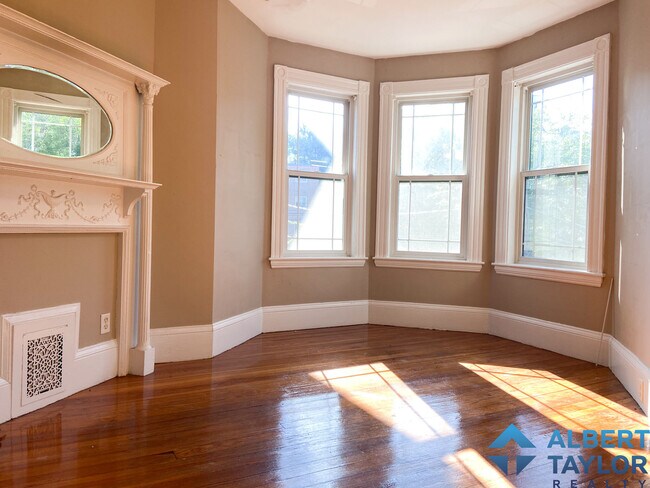 1 Parker Hill Ter, Unit 3 in Boston, MA - Foto de edificio - Building Photo