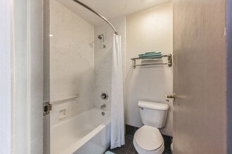 Vivo Living Madison in Madison, WI - Foto de edificio - Building Photo