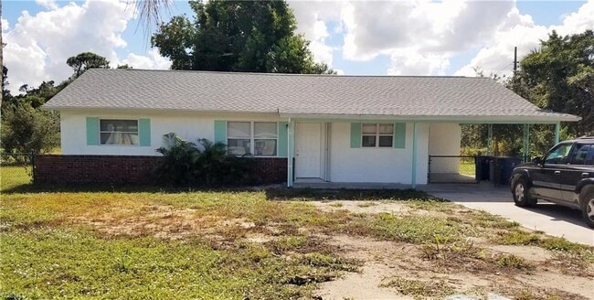 434 Buena Vista Blvd in Ft. Myers, FL - Building Photo - Building Photo