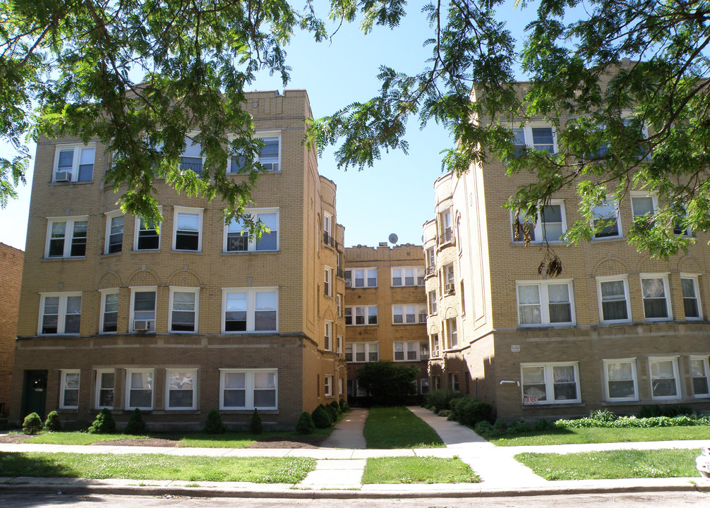 2623-2625 W Farragut Ave in Chicago, IL - Building Photo