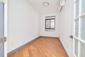 378 S 3rd St in Brooklyn, NY - Building Photo - Interior Photo