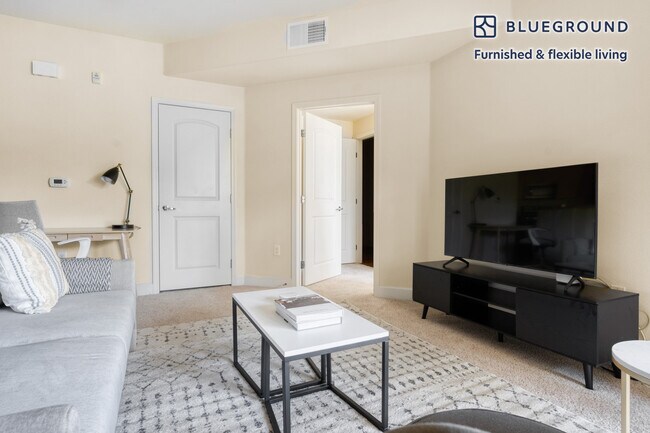 2383 N Main St-Unit -FL3-ID958 in Walnut Creek, CA - Foto de edificio - Building Photo