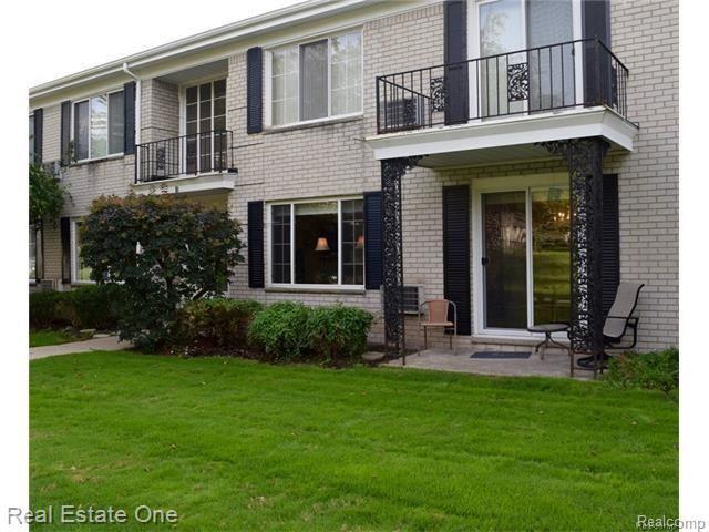 100 W Hickory Grove Rd in Bloomfield Township, MI - Building Photo - Building Photo