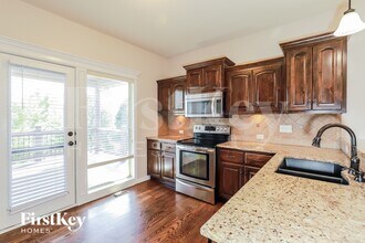 10115 NE 103rd St in Kansas City, MO - Foto de edificio - Building Photo