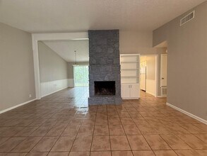 12310 Willow Wild Dr in Austin, TX - Building Photo - Building Photo
