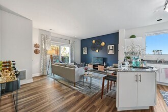 Metro 59 Apartments in Aurora, IL - Building Photo - Building Photo