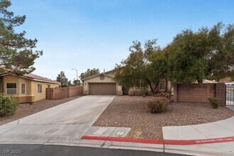 5339 Estornino Ave in Las Vegas, NV - Building Photo - Building Photo