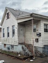1131 Main St in Paterson, NJ - Building Photo