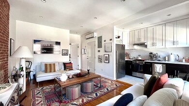 310 Lafayette Ave-Unit -2 in Brooklyn, NY - Building Photo - Building Photo