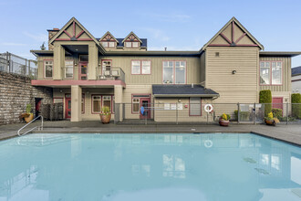 The Lodge at Peasley Canyon in Federal Way, WA - Foto de edificio - Building Photo