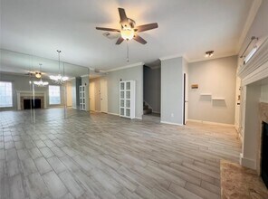 3800 Tanglewilde St in Houston, TX - Building Photo - Building Photo