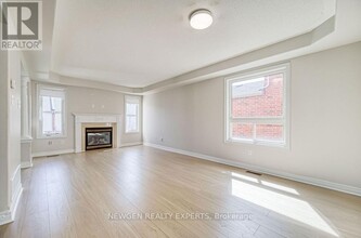 75 Laurendale Ave in Georgina, ON - Building Photo - Building Photo