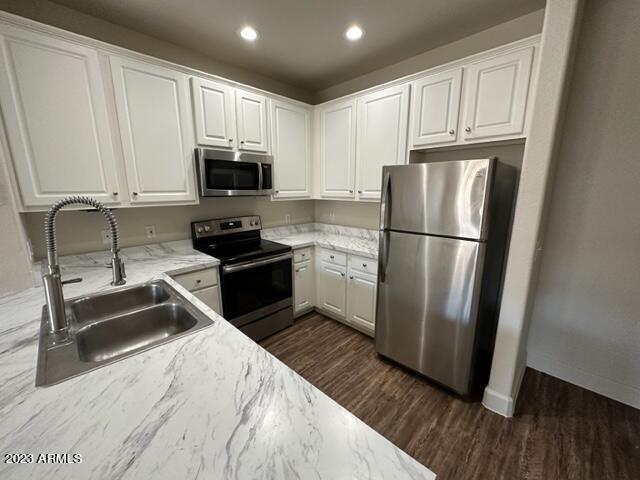 4455 N Paradise Vlg Pkwy S-Unit -1067 in Phoenix, AZ - Building Photo
