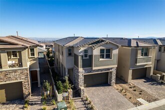 568 Clover Bar Ln in Las Vegas, NV - Building Photo - Building Photo