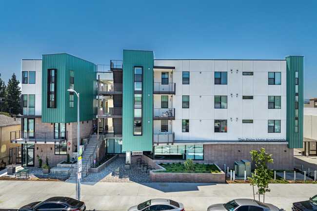 Palm Vista Apartments in Canoga Park, CA - Building Photo - Building Photo