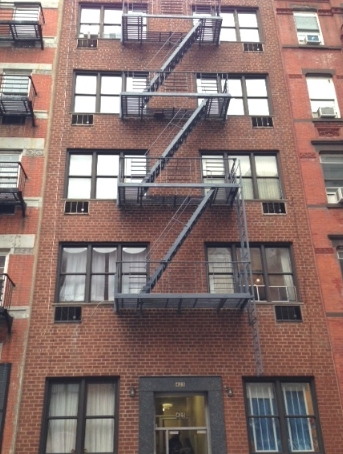 425 E 82nd St in New York, NY - Building Photo