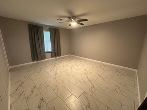 6227 S Yorktown Pl in Tulsa, OK - Building Photo - Building Photo