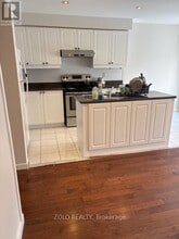 599 Rossellini Dr in Mississauga, ON - Building Photo - Building Photo