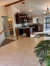 3412 177th Pl SW, Unit A in Lynnwood, WA - Foto de edificio - Building Photo