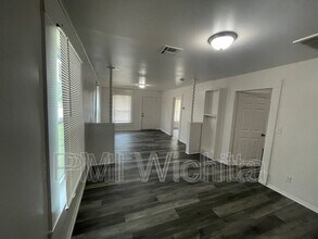 202 N Ash St in Wichita, KS - Building Photo - Building Photo