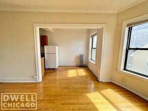6818 N Lakewood Ave, Unit 1 in Chicago, IL - Foto de edificio - Building Photo
