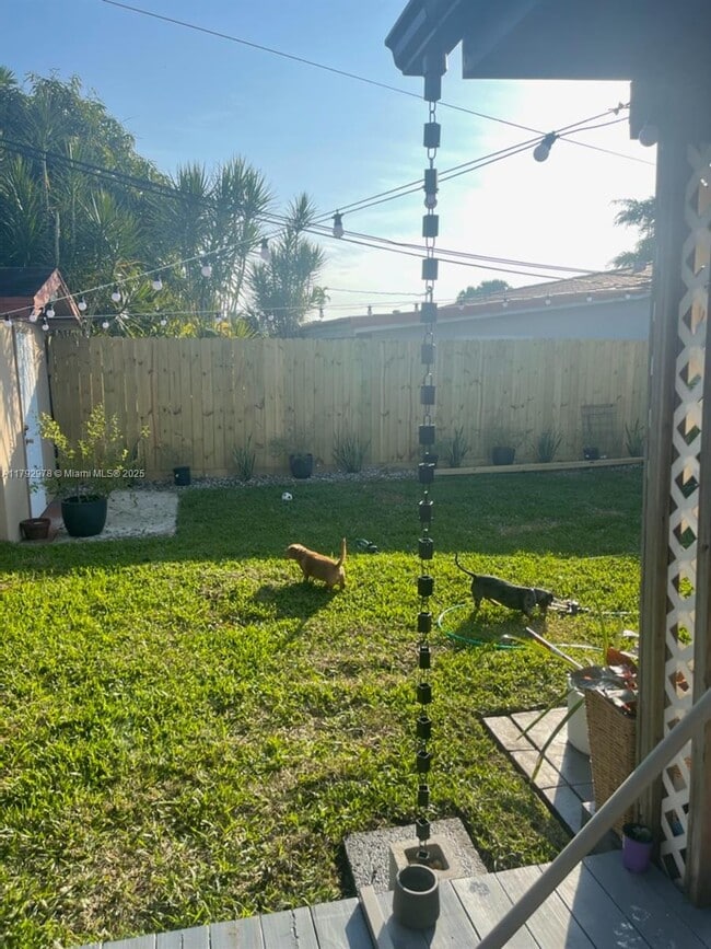 7415 SW 31st St in Miami, FL - Building Photo - Building Photo