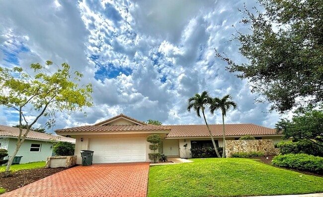 property at 6878 Entrada Pl