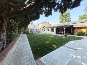 25769 Miguel Ct in Santa Clarita, CA - Building Photo - Building Photo
