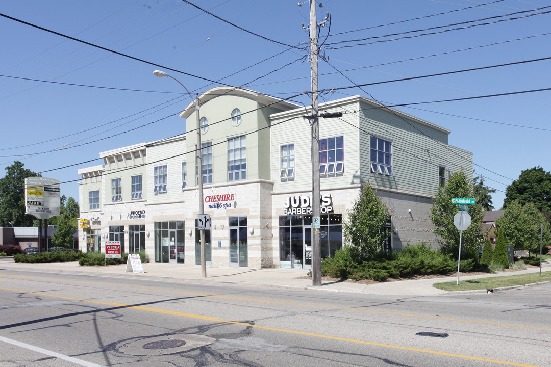 Cheshire Market Square in Grand Rapids, MI - Building Photo