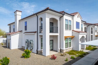 Stella Luxury Apartment Homes in San Tan Valley, AZ - Foto de edificio - Building Photo