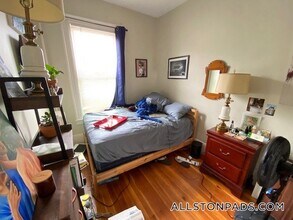 77 Easton St in Boston, MA - Building Photo - Building Photo