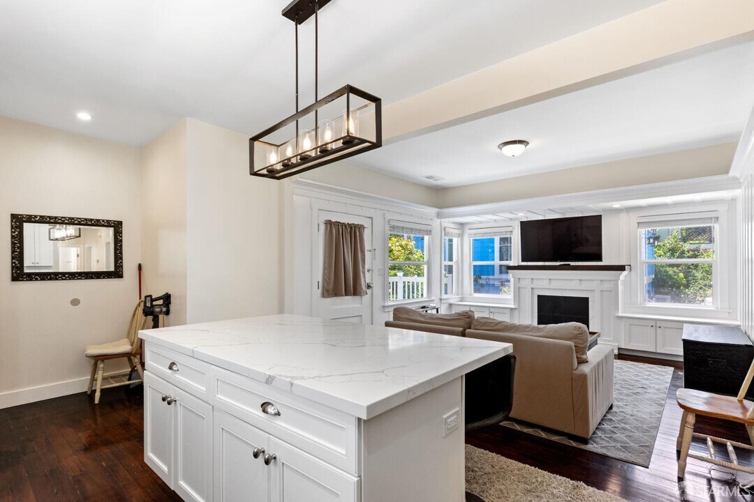 2215 Blake St in Berkeley, CA - Building Photo