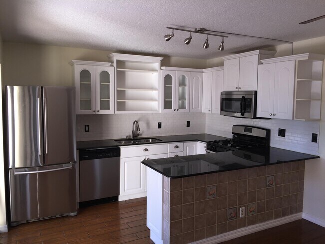 2347 Waterside Dr in Lake Worth Beach, FL - Building Photo - Building Photo